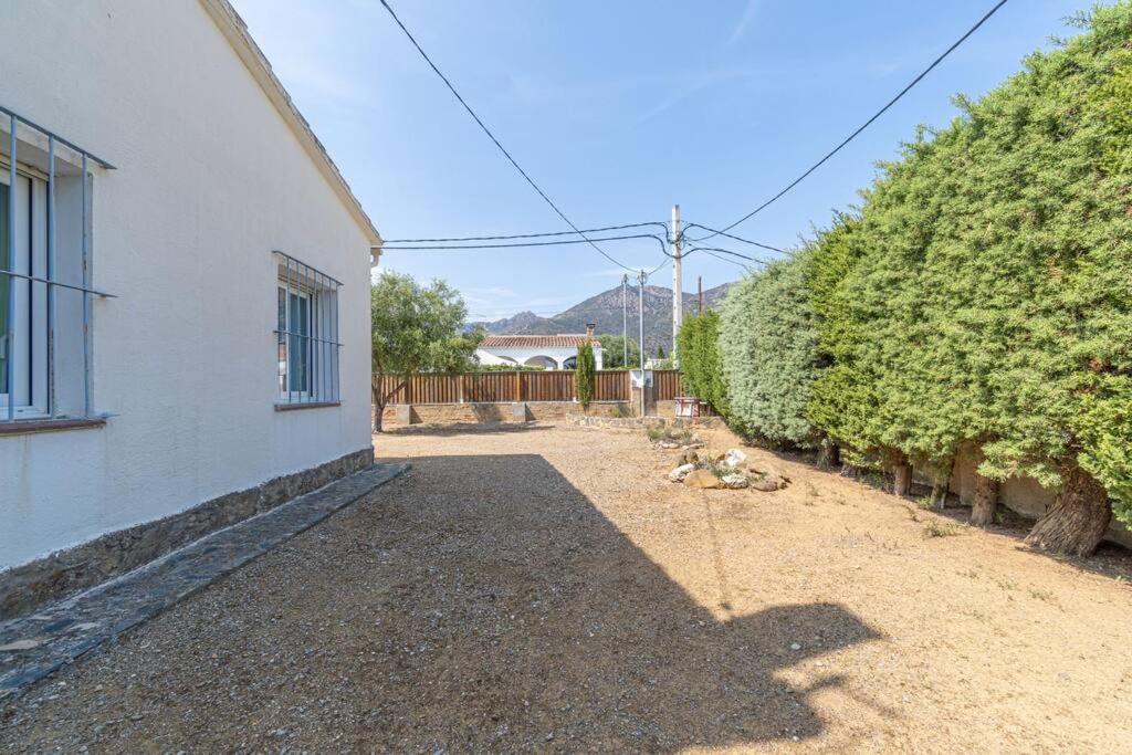 Mb1-House With Big Garden ,Swimming-Pool, & Barbacue In Roses Villa Екстериор снимка